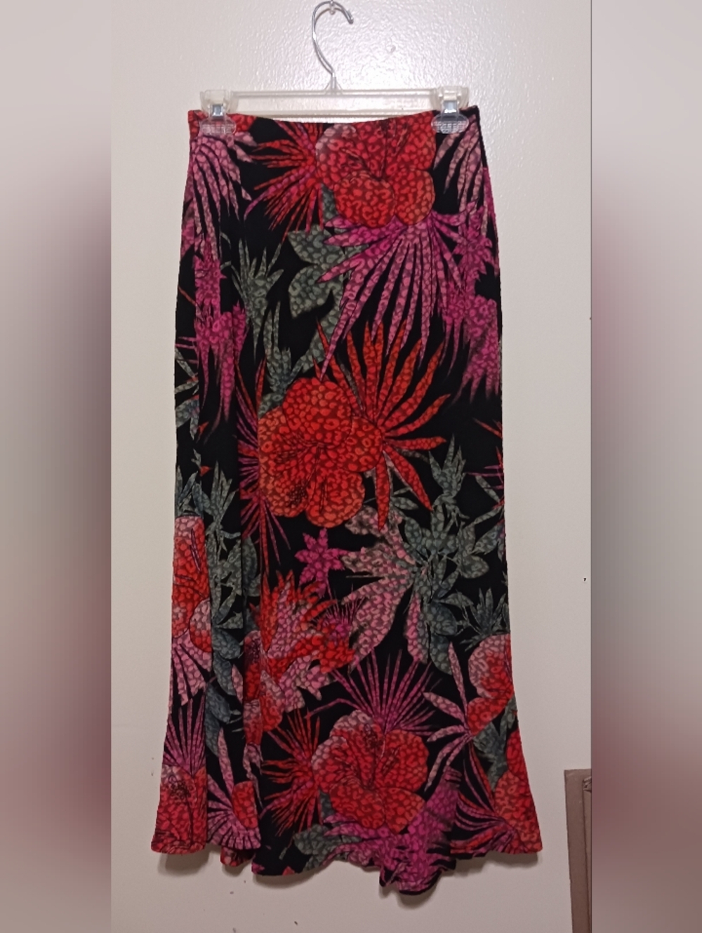 West End Womens Floral Red & Pink Maxi Skirt Small A-10